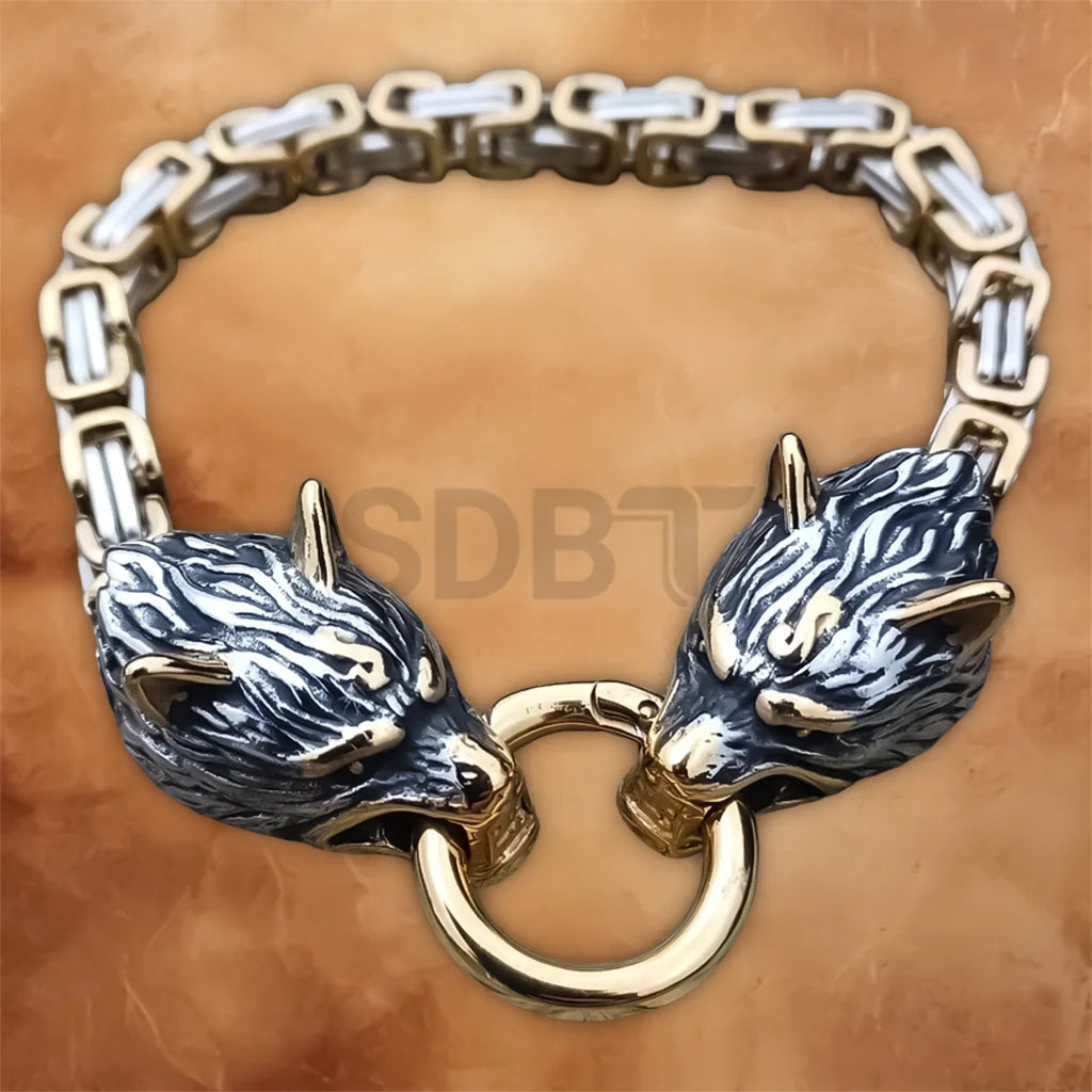 Close-up of the clasp and wolf head detailing on the Men's Stainless Steel Viking Norse Armring chain bracelet.