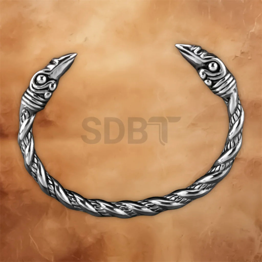 Unisex Viking Crow Head bracelet featuring detailed raven head ends with a polished Norse-inspired design.